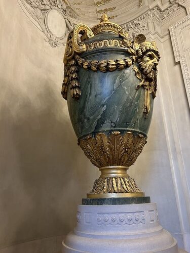 vase escalier opéra de Lille