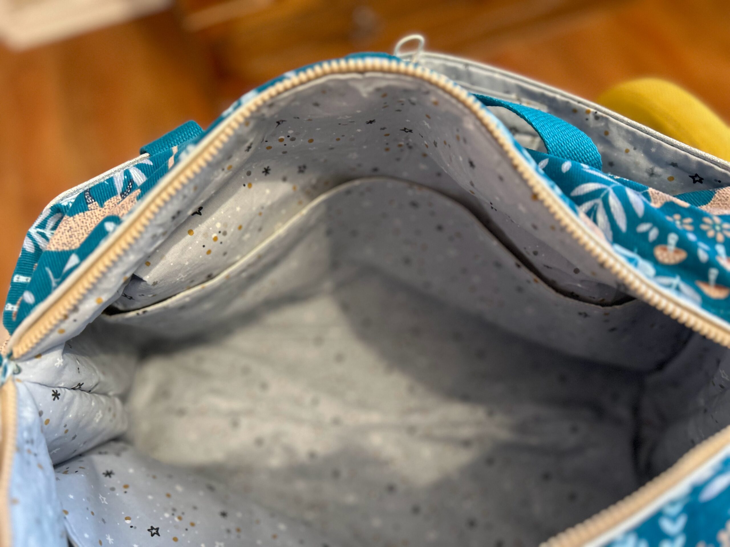 sac DIY pour voyager avec bébé , vue de l'intérieur