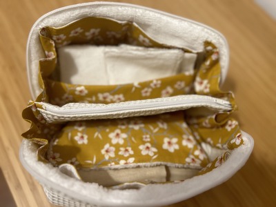 intérieur trousse de toilette carrée