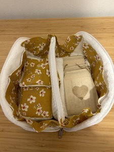 intérieur trousse de toilette carrée