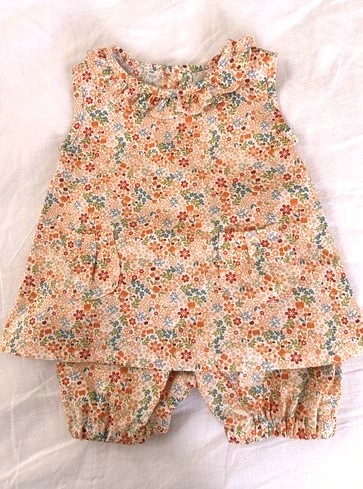 Ensemble robe et pantalon layette