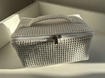 trousse produits de maquillage carrée