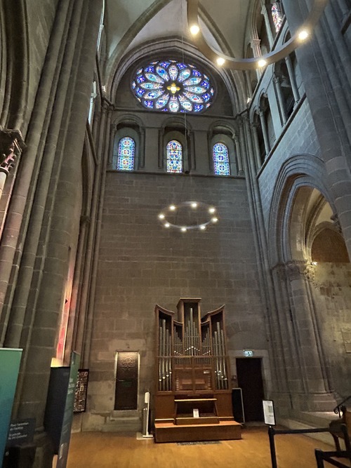 vue intérieure cathédrale de Genève