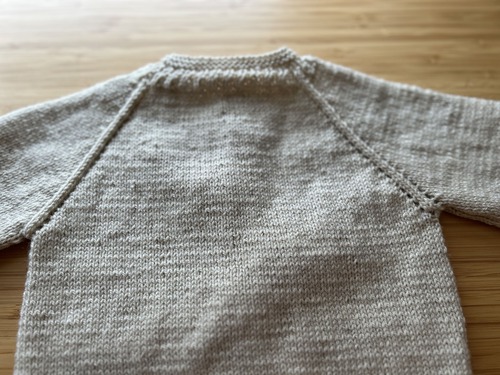 dos petit gilet bébé top down