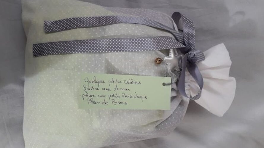 Emballage cadeau pour la naissance d'un bébé