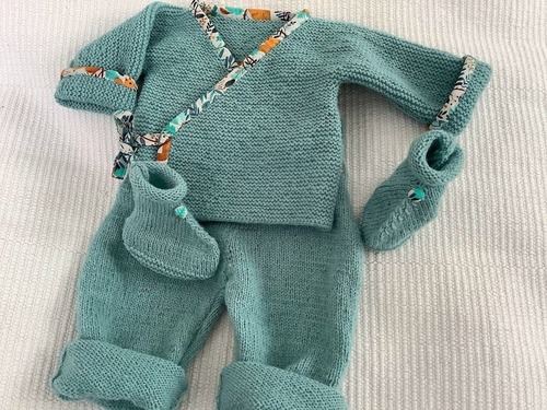 ensemble tricot garçon avec chaussons taille 6 mois
