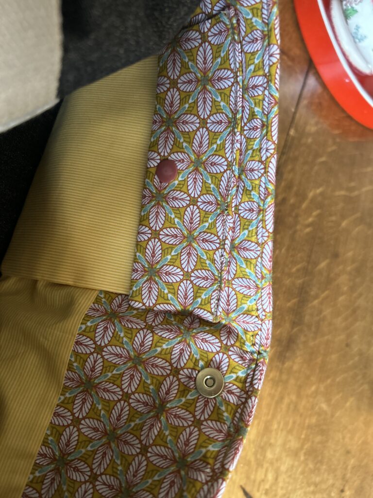 poche extérieure d'un sac de voyage DIY pour une adolescente